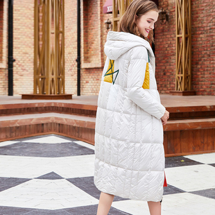 长款过膝薄款羽绒服女连帽撞色印花刺绣时尚外套2023冬季新款潮
