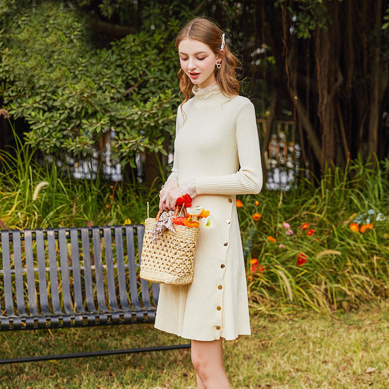 配大衣法式针织打底连衣裙女内搭修身显瘦气质小个子冬新款