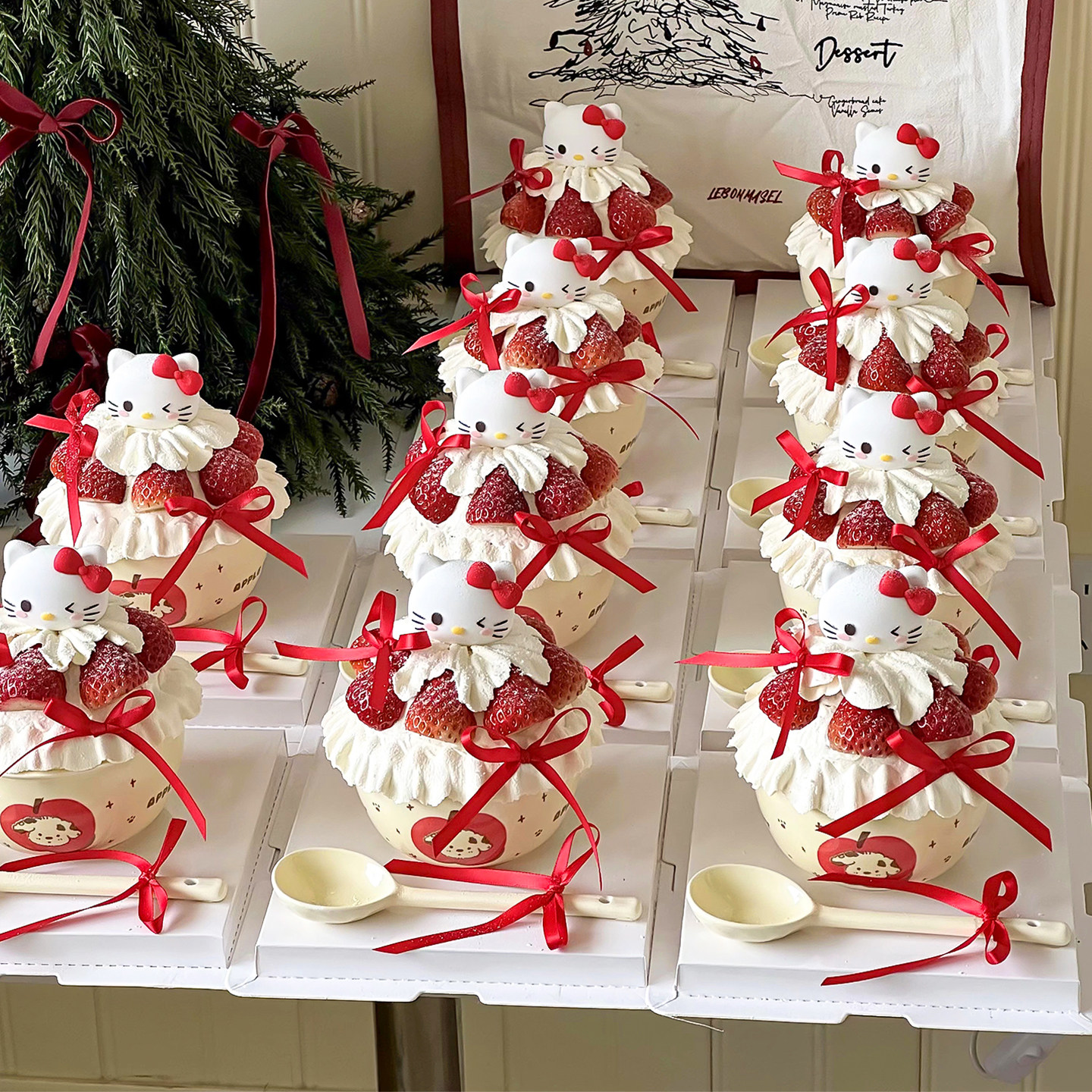 爆火冬季kitty猫可爱苹果狗陶瓷碗DIY丝带跨年圣诞草莓碗蛋糕装饰,节庆用品/礼品,蛋糕/烘焙装饰用品,淘宝优惠券,粉丝福利购,淘宝优惠卷