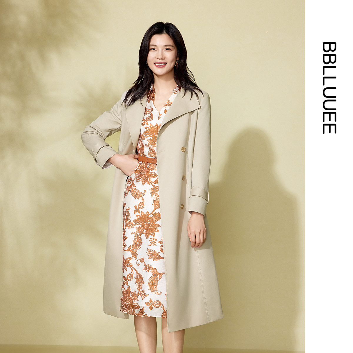 建筑感摩登风衣 大气翻领外套