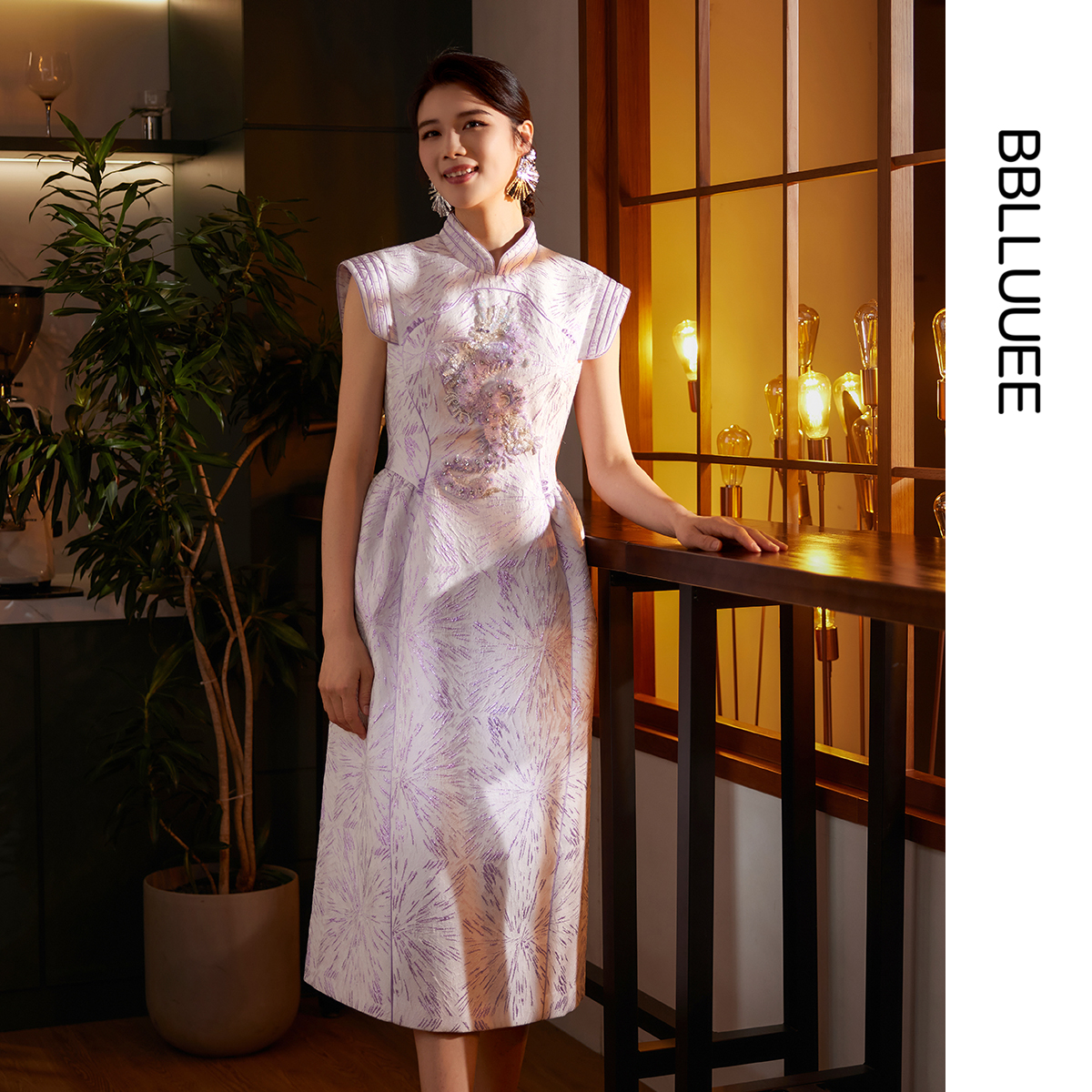 粉蓝衣橱轻奢旗袍宽肩礼服连衣裙