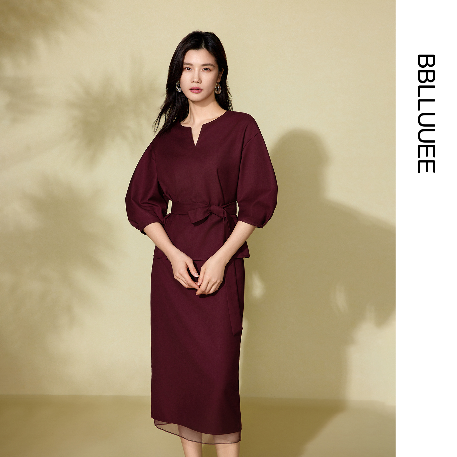 时尚泡泡袖上衣 直筒半身裙两件套