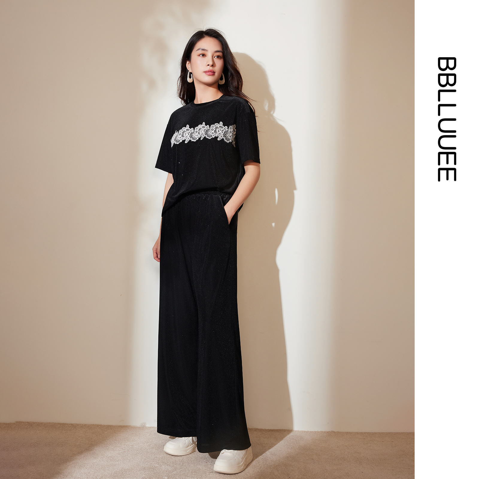 高弹套装粉蓝衣橱网纱撞蕾丝