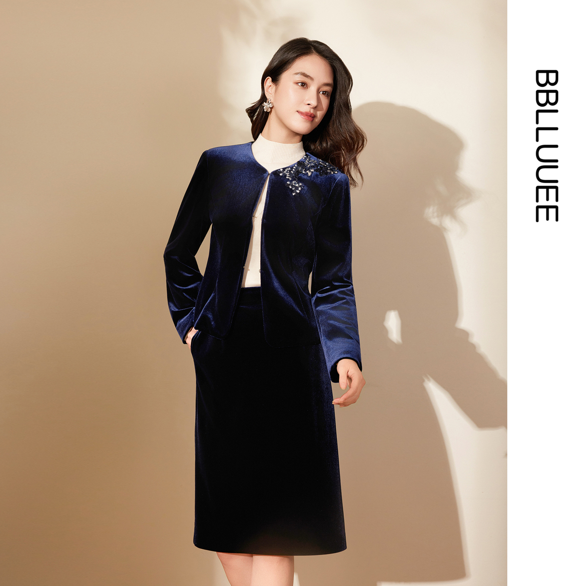 奢雅丝绒套装  绣花上衣半身裙两件套