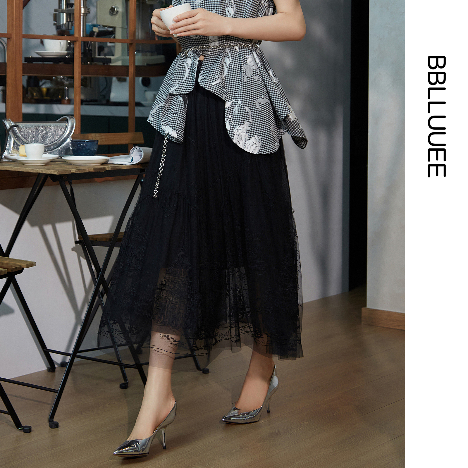 商场同款 复古摩登刺绣 网面半身裙