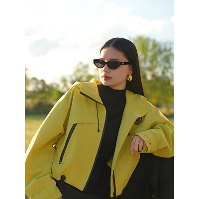 【山野清风】粉蓝衣橱2026春装新款休闲户外连帽百搭夹克女短外套