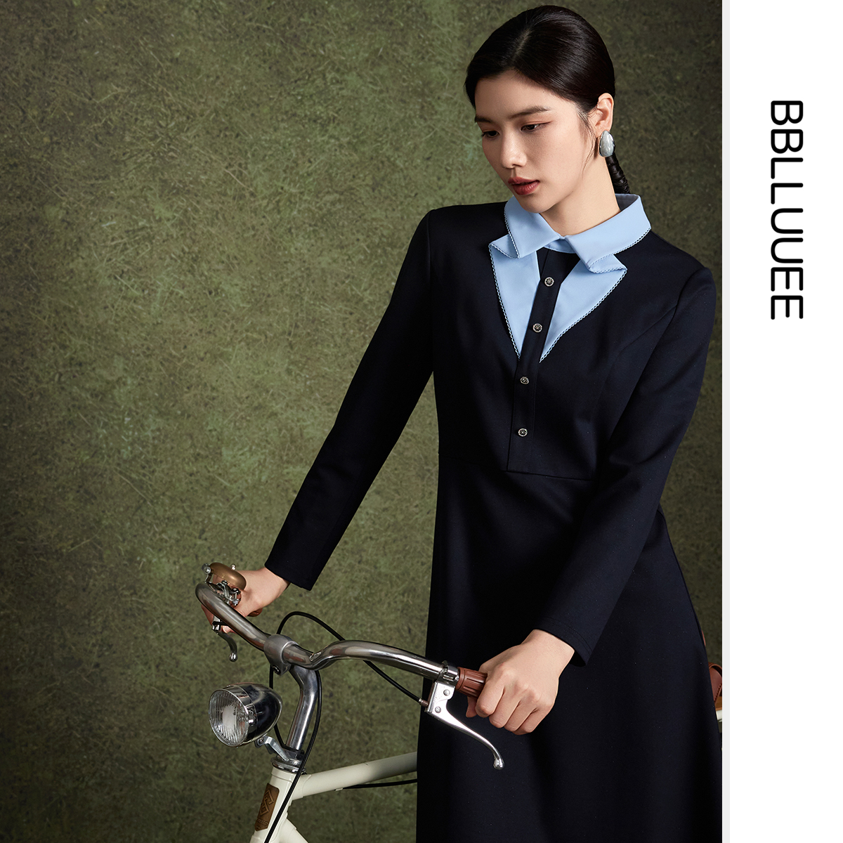 质感撞色 时尚立体蝴蝶领拼接 针织连衣裙