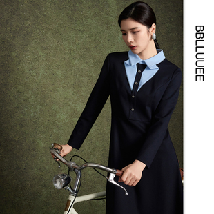 时尚 新款 粉蓝衣橱2025冬装 立体蝴蝶领拼接针织连衣裙 质感撞色