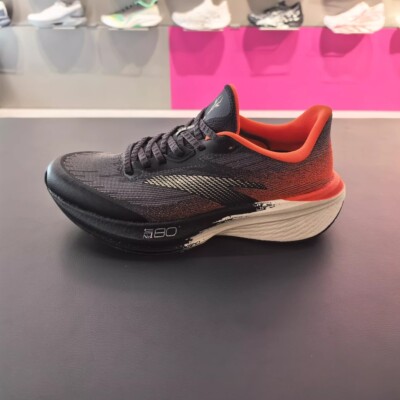安踏男轻量长距离心率80跑鞋