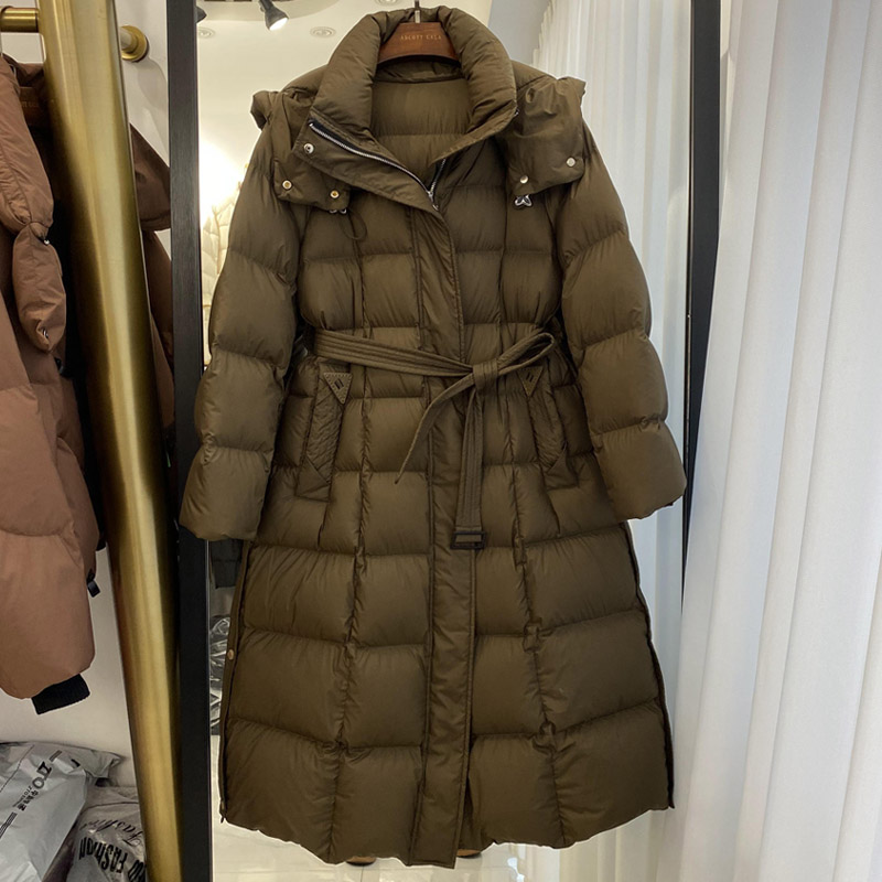 韩版轻柔长款连帽收腰羽绒服