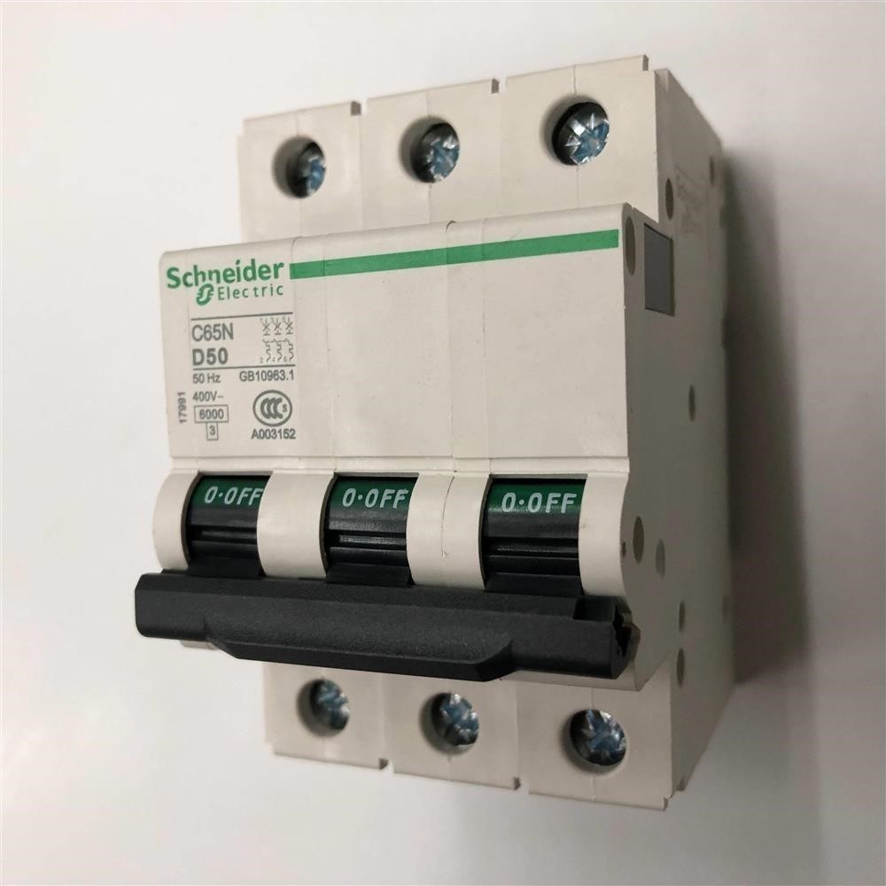 断路器3p小型d50型施耐德动力c65n询价