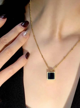 设计师款香水瓶项链防水不掉