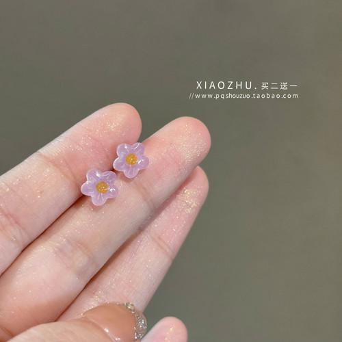 原创适合春夏的紫色花朵耳钉