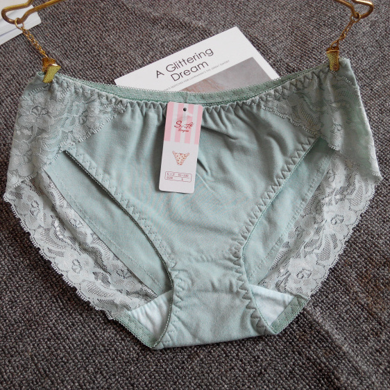 女士日单包臀无痕中腰纯棉内裤