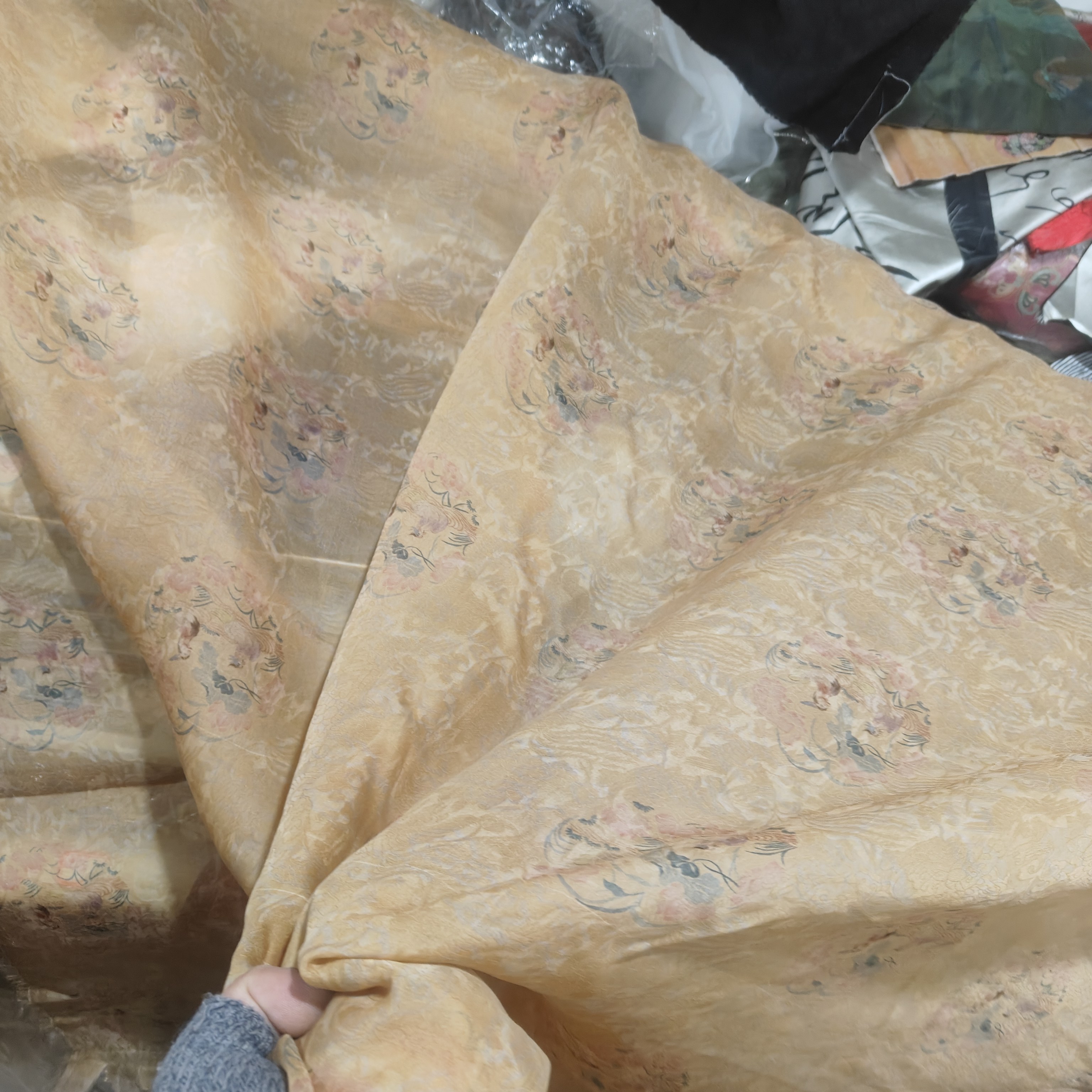 团花锦簇黄生丝绡桑蚕丝100%面料 鸳鸯戏水荷花小碎花宽幅精品料,居家布艺,海绵垫/布料/面料/手工diy,淘宝优惠券,粉丝福利购,淘宝优惠卷