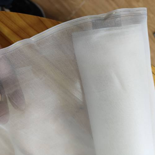 100%桑蚕丝白色真丝欧根纱布料 140Cm幅宽 8姆米厚度婚纱礼服面料