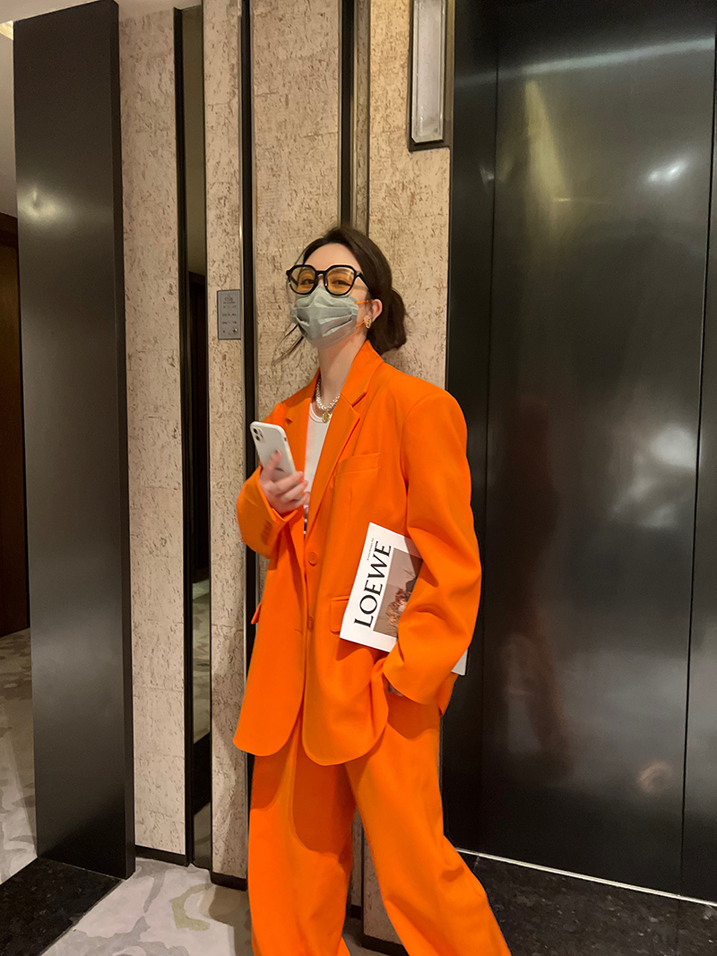 蒋哇塞 春秋新款酷飒廓形亮橘色西服2025宽肩休闲质感西装上衣女