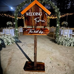 定制网红户外防腐木指示牌箭头立式指路牌实木景区导向牌餐厅路牌