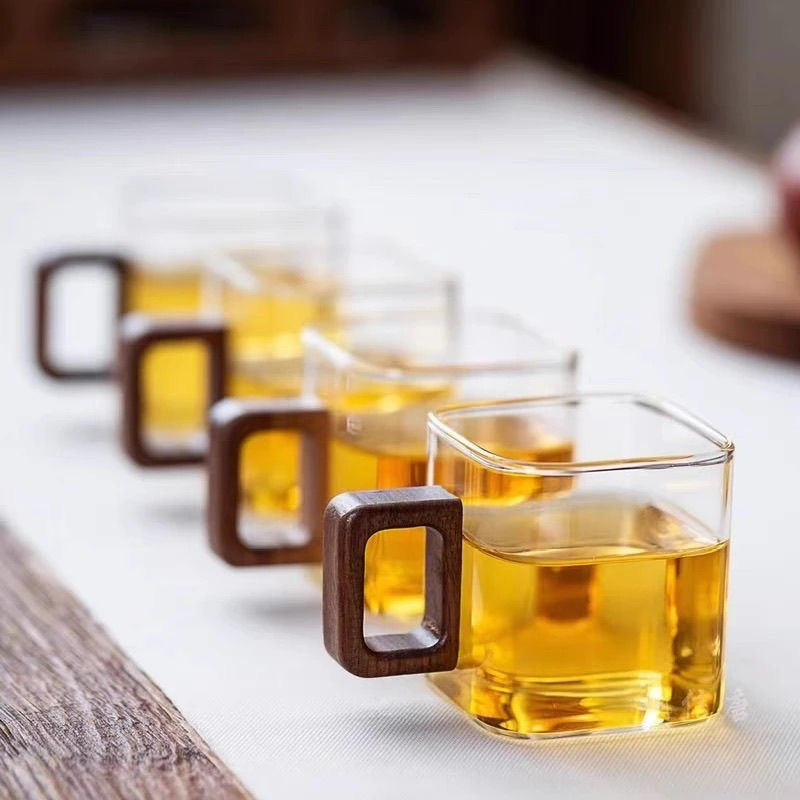 耐高温木把四方玻璃品茗杯功夫小茶碗品茗杯简约待客杯防烫主人杯