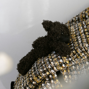 小香风黑色小熊胸针玩偶挂件衣服卫衣别针配饰布偶20cm按扣钮扣