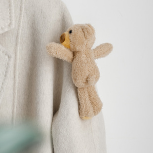 侧身短毛小熊胸针玩偶配件熊甜美可爱按扣摁扣衣服挂件DIY别针