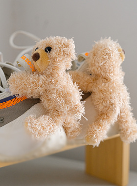 鞋子小熊配件胸针卡通可爱别针甜美动物衣服挂件情侣ins明星同款