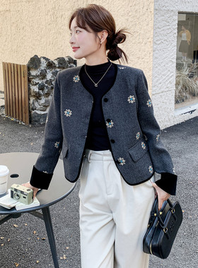 正版重工刺绣羊毛呢短外套女随性休闲时尚减龄小香风小个子短外套