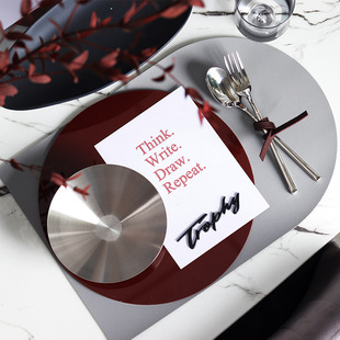 现代轻奢软装样板房西餐具套装餐桌棕红色摆台餐盘刀叉创意餐垫碟