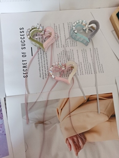 新款韩版半月形爱心水钻蝴蝶结飘带中号抓夹高级发夹后脑勺鲨鱼夹