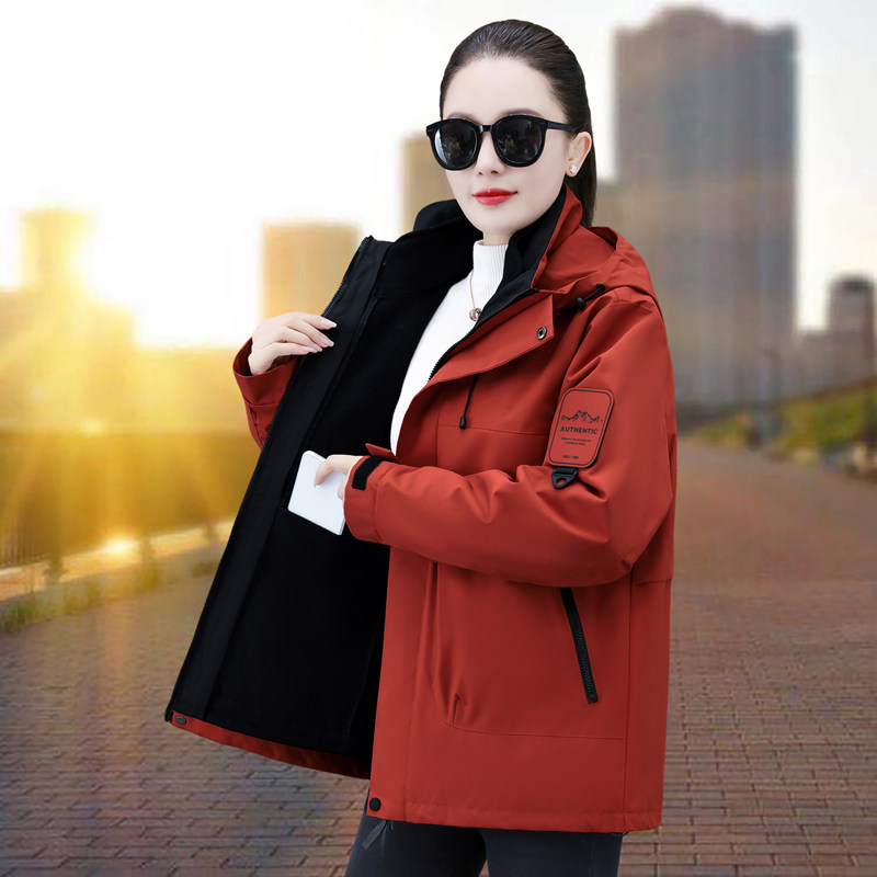 大码连帽薄款冲锋衣2025春秋显白宽松内口袋外套女款冲锋衣