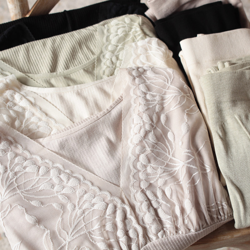 부드럽고 가벼우며 몸매를 가꾸는 온열 속옷 온열 긴팔 가을 겨울 여성 가을 ??옷과 레이스 자수 바지