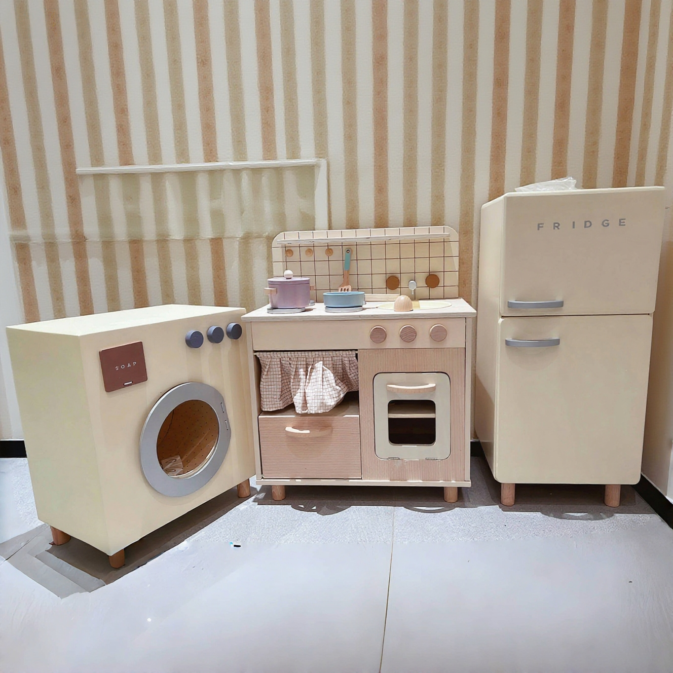 宜灵出口儿童早教木质厨房玩具