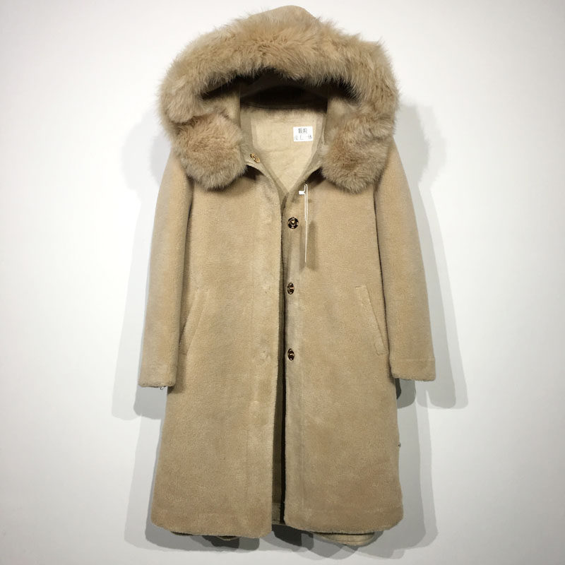 西树系列 D90431 时尚真毛领颗粒皮毛一体外套品牌女装折扣