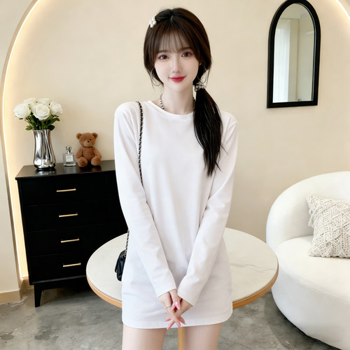 白色圆领长袖打底衫女休闲2026春秋冬季加绒t恤中长款宽松上衣潮