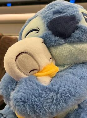 日本MOSO东迪史迪仔抱抱鸭玩偶可爱唐老鸭史迪奇毛绒玩具生日礼物