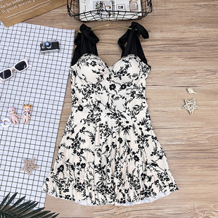 碎花泳衣新款 韩国性感连体短裙遮肚显瘦小胸聚拢假日少女温泉泳装