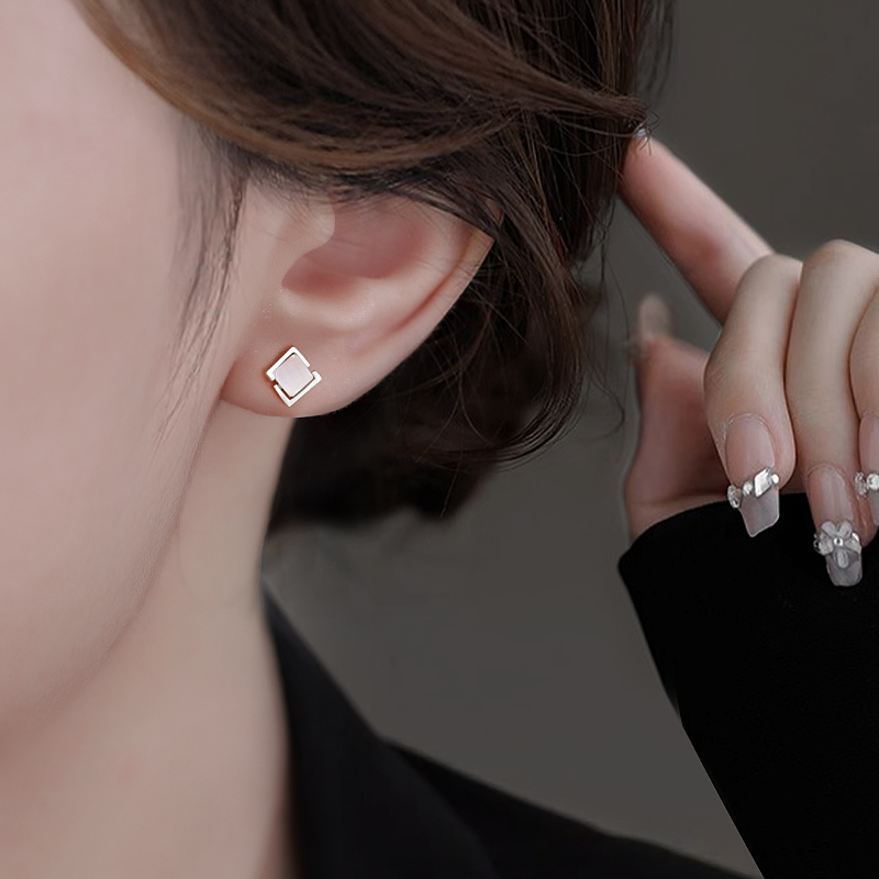 Z小姐925纯银菱形猫眼石耳钉