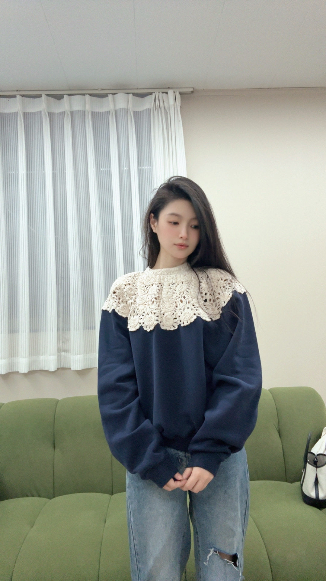 2026秋冬新款韩版宽松显瘦蕾丝拼接娃娃领卫衣女休闲百搭上衣