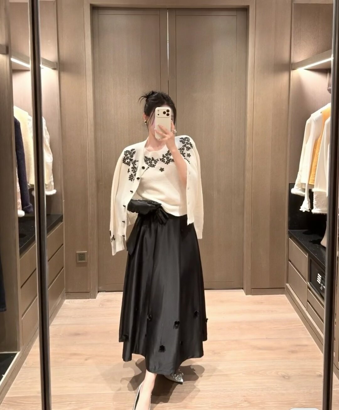 2026新款早春款名媛时尚百搭简单明了长袖针织开衫上衣女