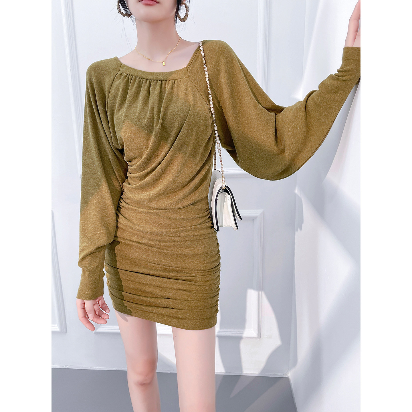 性感包臀连衣裙2026春装新款原创设计高级感修身显瘦褶皱打底短裙,女装/女士精品,连衣裙,淘宝优惠券,粉丝福利购,淘宝优惠卷