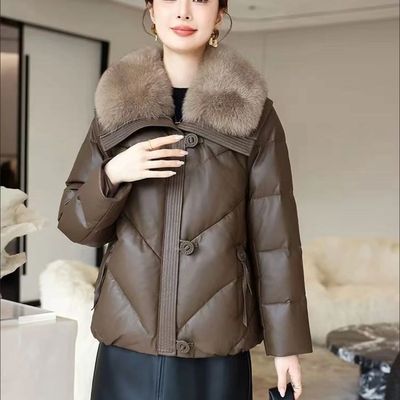 海宁皮衣外套女2025新款仿狐狸毛领皮草白鸭绒皮PU皮羽绒服短款
