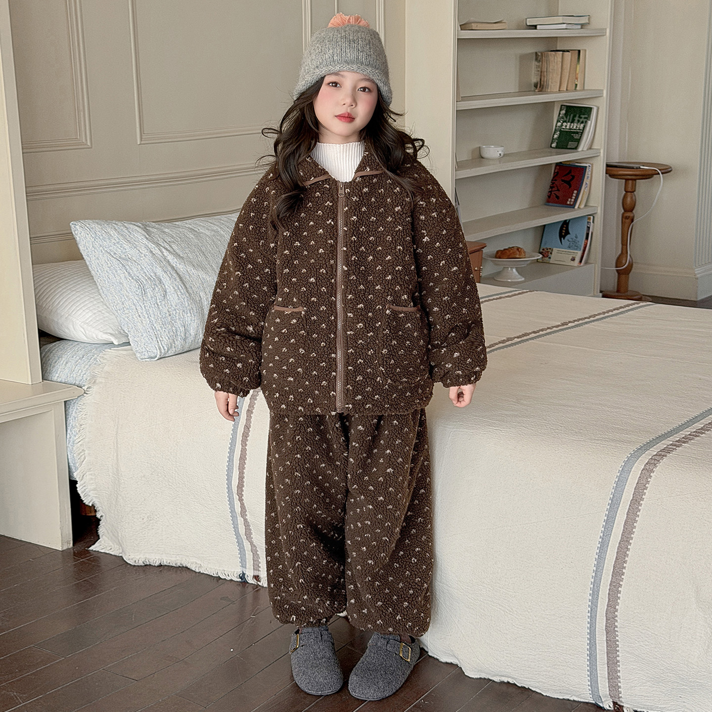 女童睡衣冬季新款儿童家居服套装女大童加绒加厚保暖两件套冬装潮