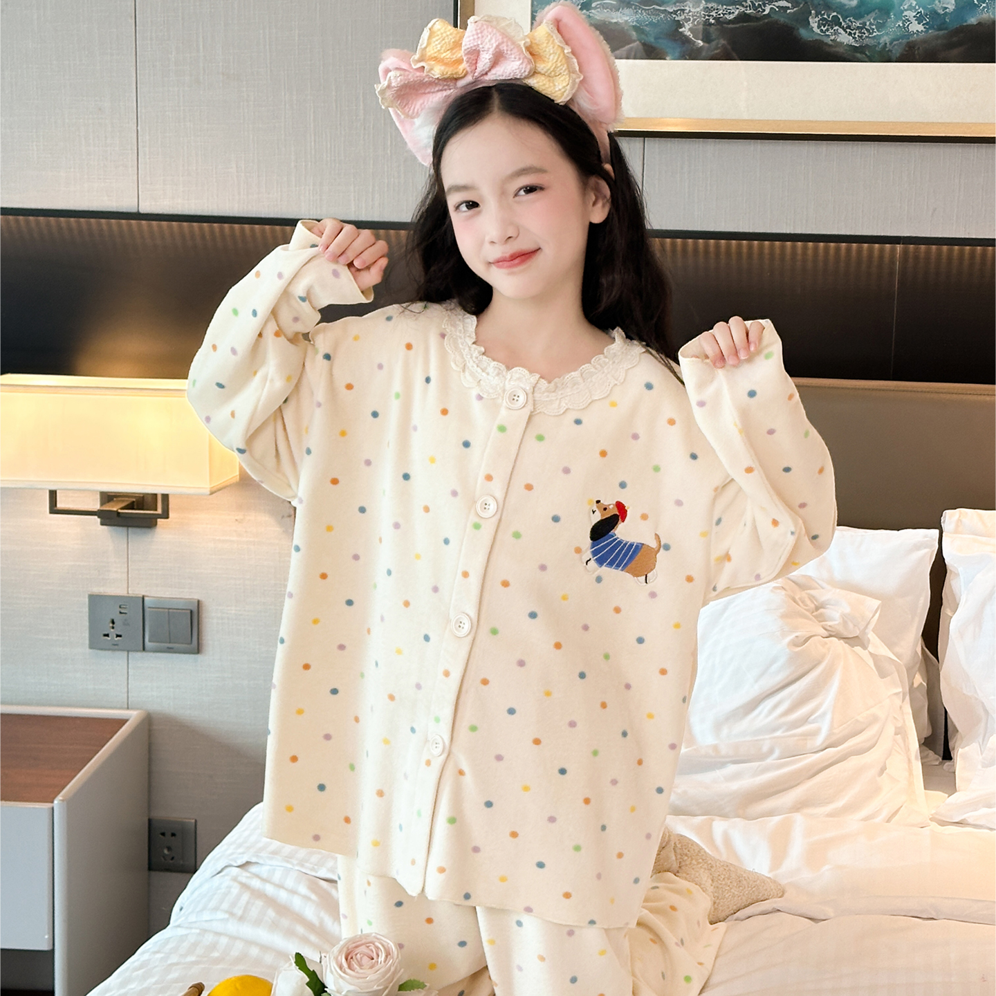 女童秋冬海岛绒绒睡衣儿童加绒保暖家居服中大童休闲2025冬季套装