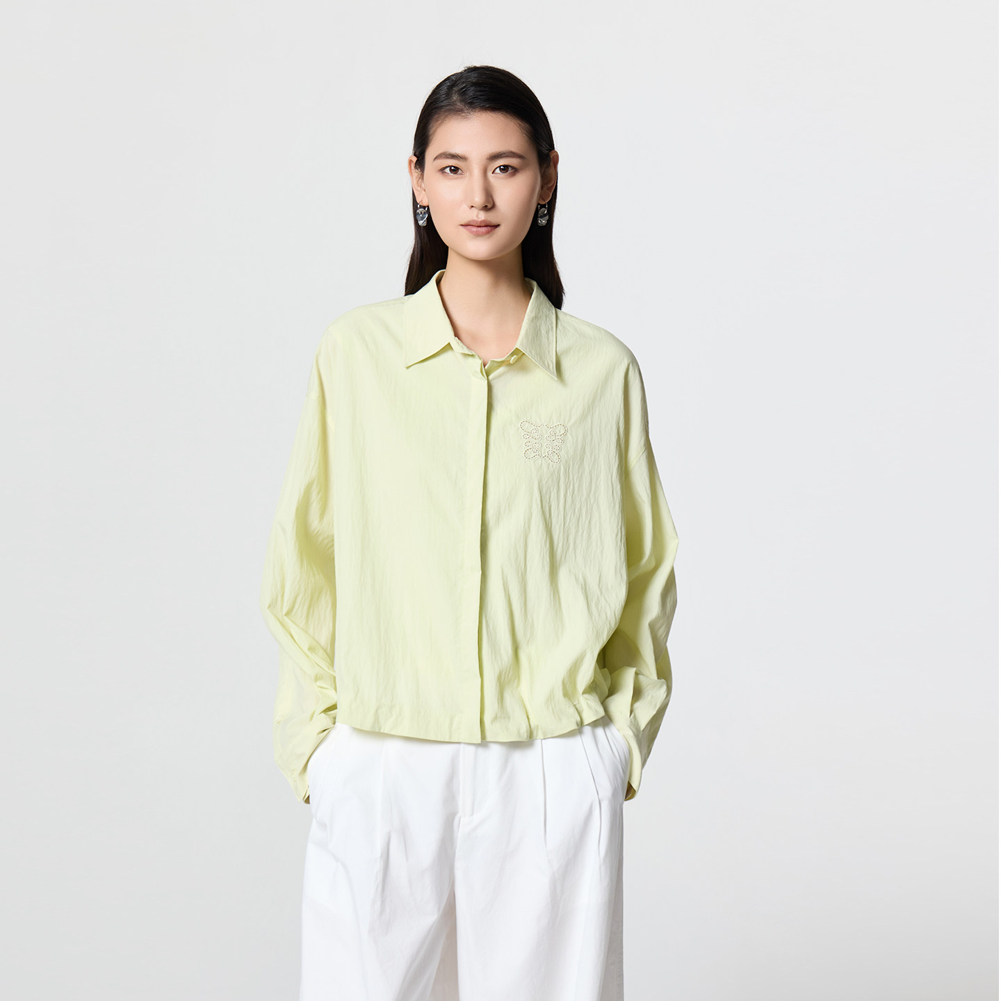 恩瑞妮通勤风翻领长袖衬衫女宽松百搭显瘦口袋衬衫松弛感2026年秋