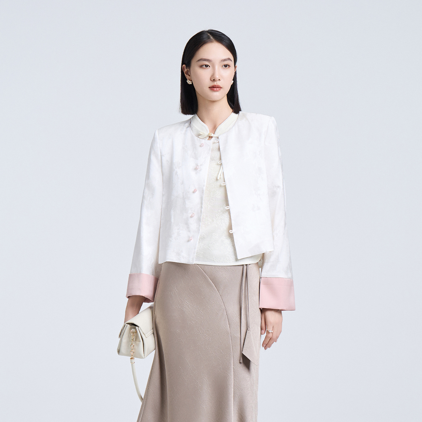 时尚百搭显瘦气质淑女短外套女