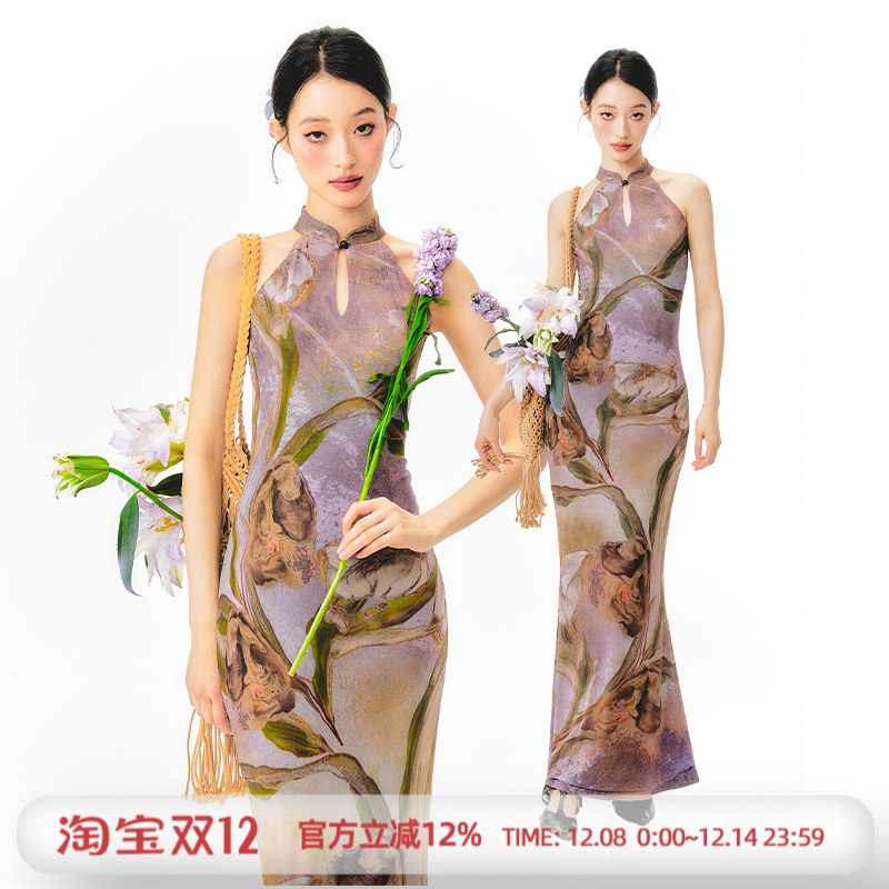 杨二大梦原创花卉印花挂脖连衣裙高级感裙子2025新款今年流行爆款