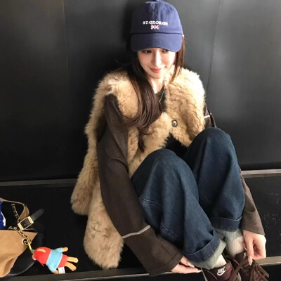 皮毛一体羊羔毛马甲女2025冬新款