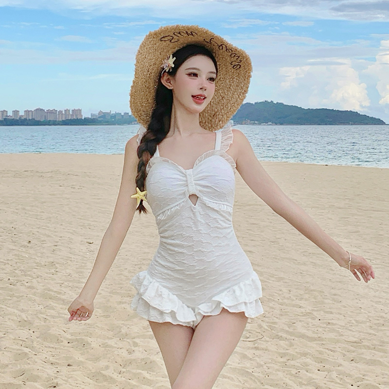 2025夏新款高级感连体泳衣女成人绝美小胸遮肚显瘦海边度假泡温泉