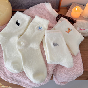 会起球的袜子 冬季保暖奥绒女士中筒袜 刺绣可爱卡通居家睡眠袜子