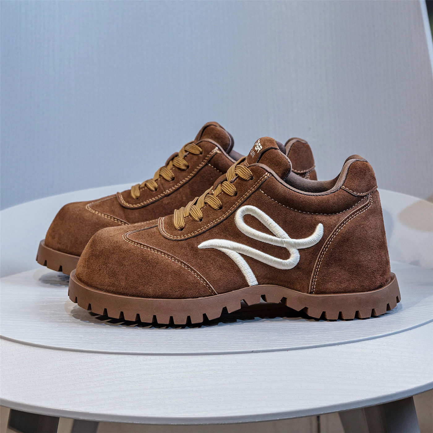 复古绒面厚底德训鞋女2025秋季新款设计感百搭显脚小运动休闲鞋子